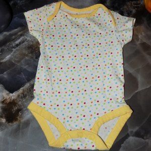 Avon Snap Tee Tiny Tillia White With Yellow Trim Size 3/6 Months NWOT